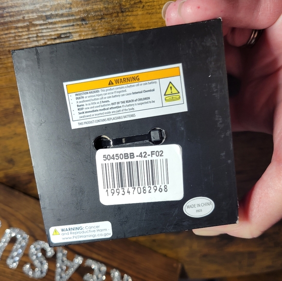 Ed Hardy mens Black Gold Gray Skull Watch - Picture 6 of 8